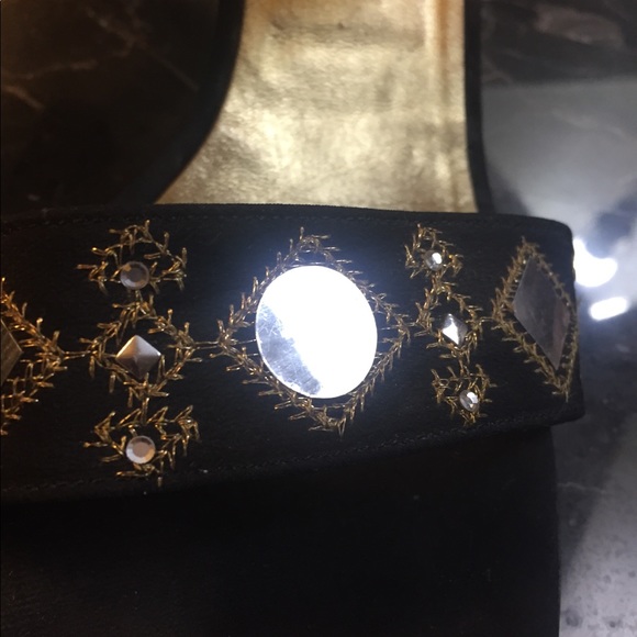 St.John Heels Black 9.5 with Beautiful Design - Picture 6 of 16